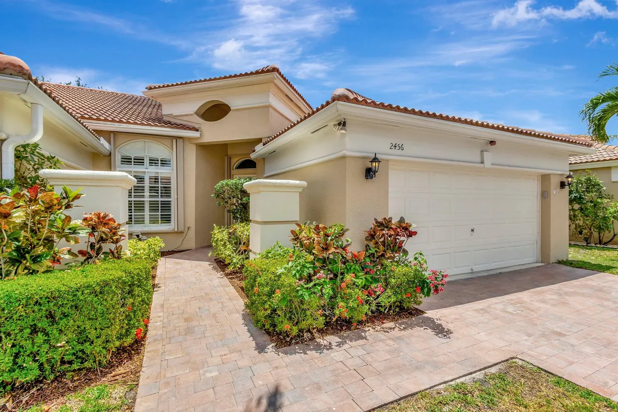 South Florida Real Estate | View 2456 Sandy Cay | 3 Beds, 2 Baths