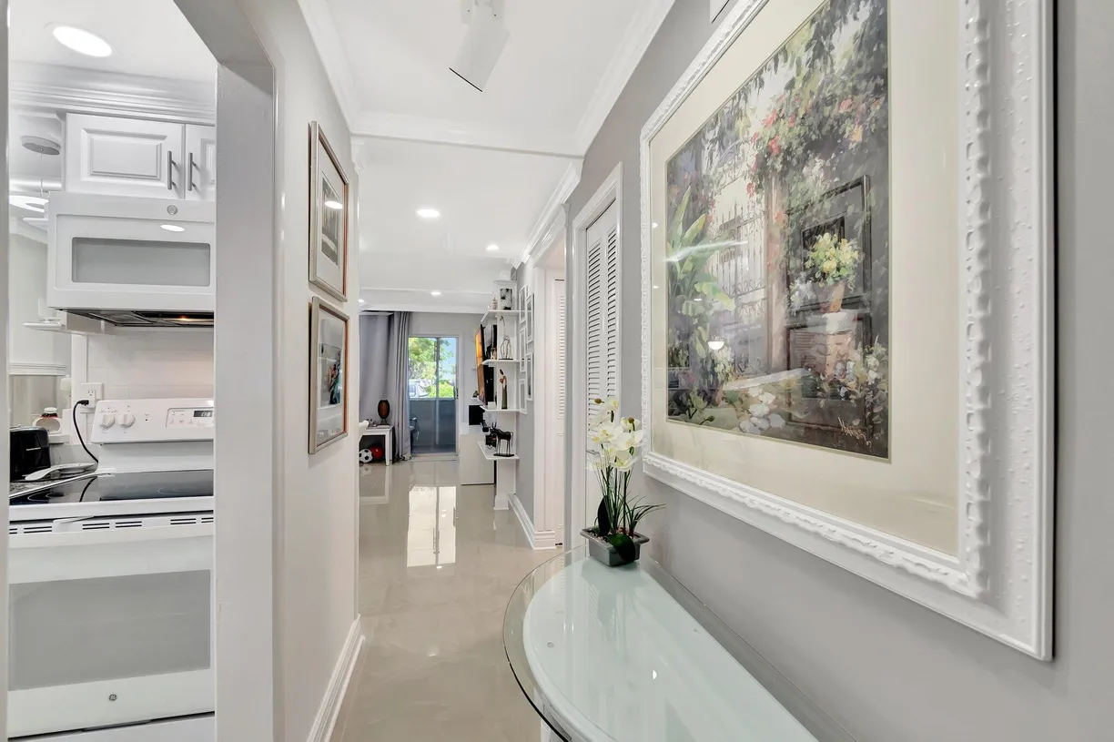 South Florida Real Estate | View 2616 Garden Drive, 112 | Listing