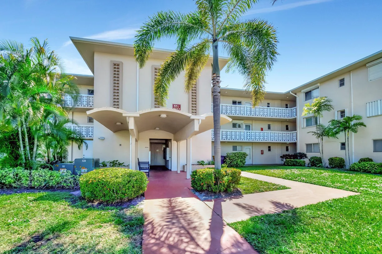 South Florida Real Estate | View 2616 Garden Drive, 112 | Listing