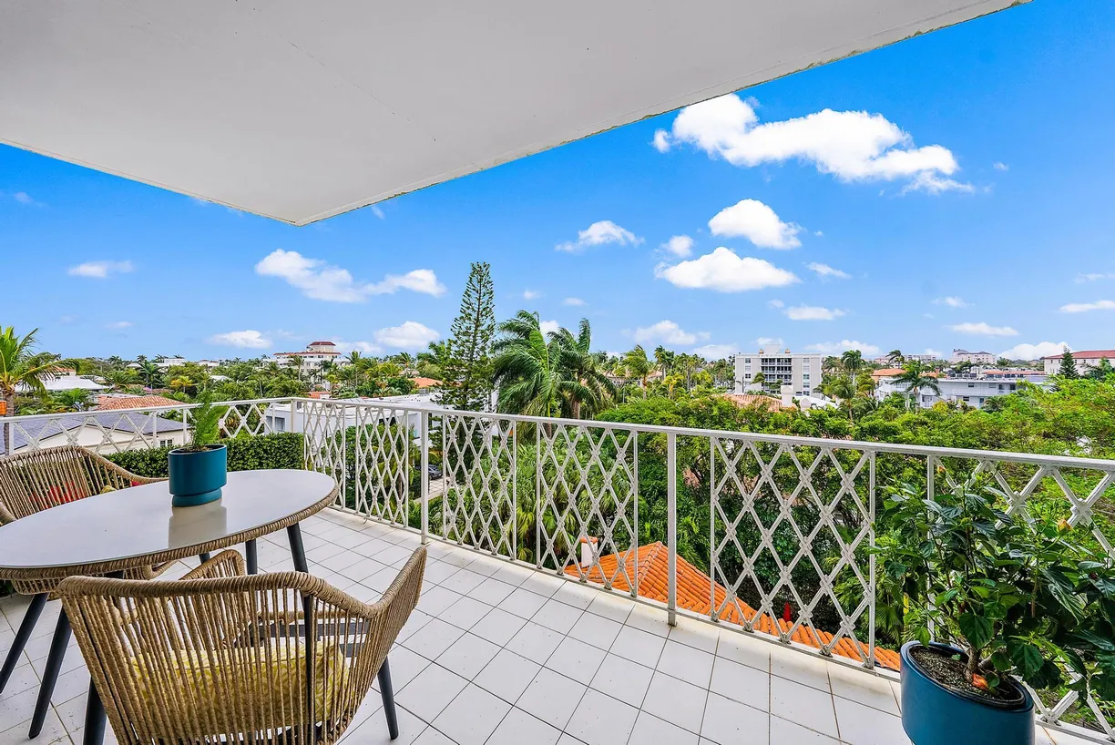 South Florida Real Estate | View 434 Chilean Avenue, 6b | 2 Beds, 2 Baths