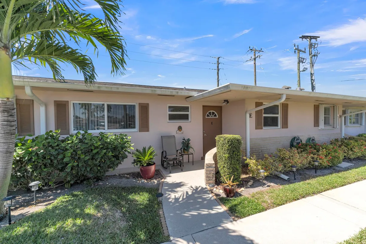 South Florida Real Estate | View 2533 Dudley Drive, E | Listing