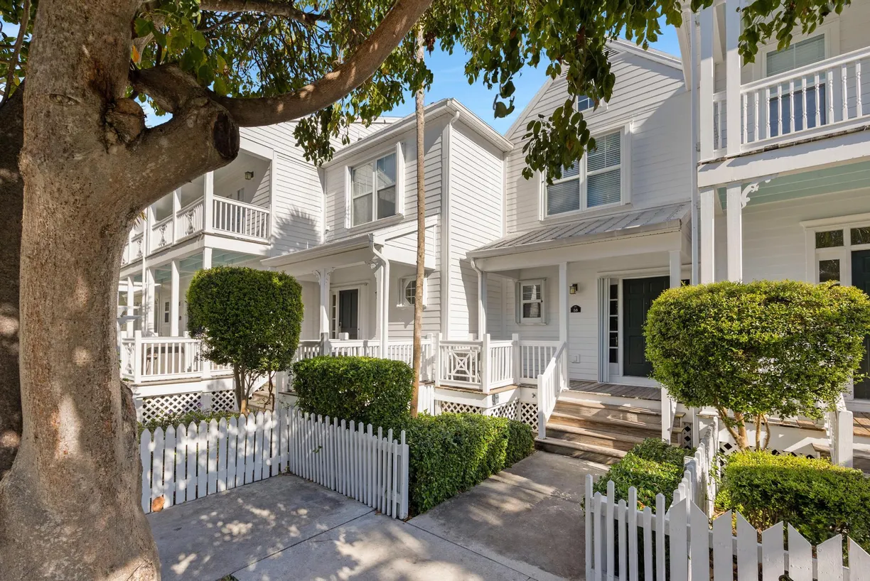 South Florida Real Estate | View  | 2 Beds, 2 Baths