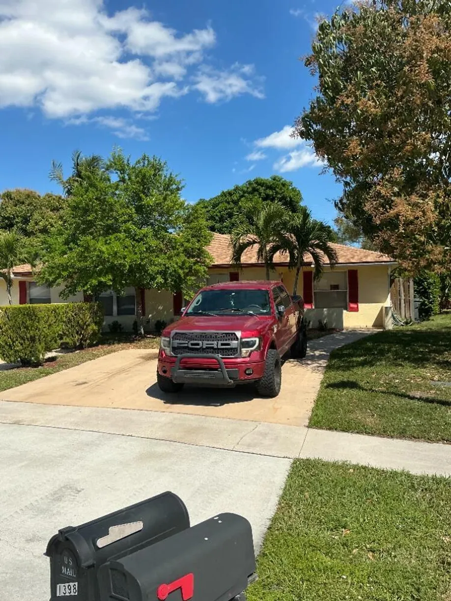 South Florida Real Estate | View 1384-1386 Riverside Circle | Listing