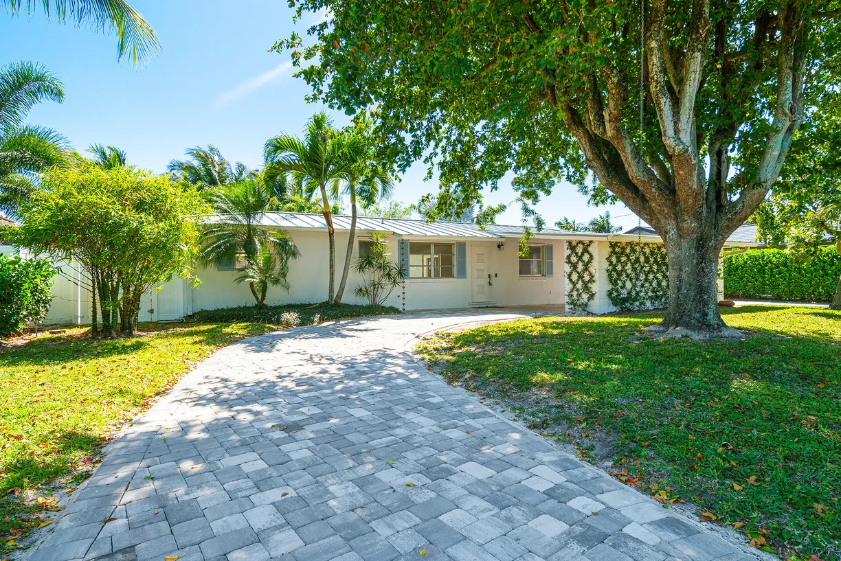 South Florida Real Estate | View 2054 Palmetto Road | 3 Beds, 2 Baths