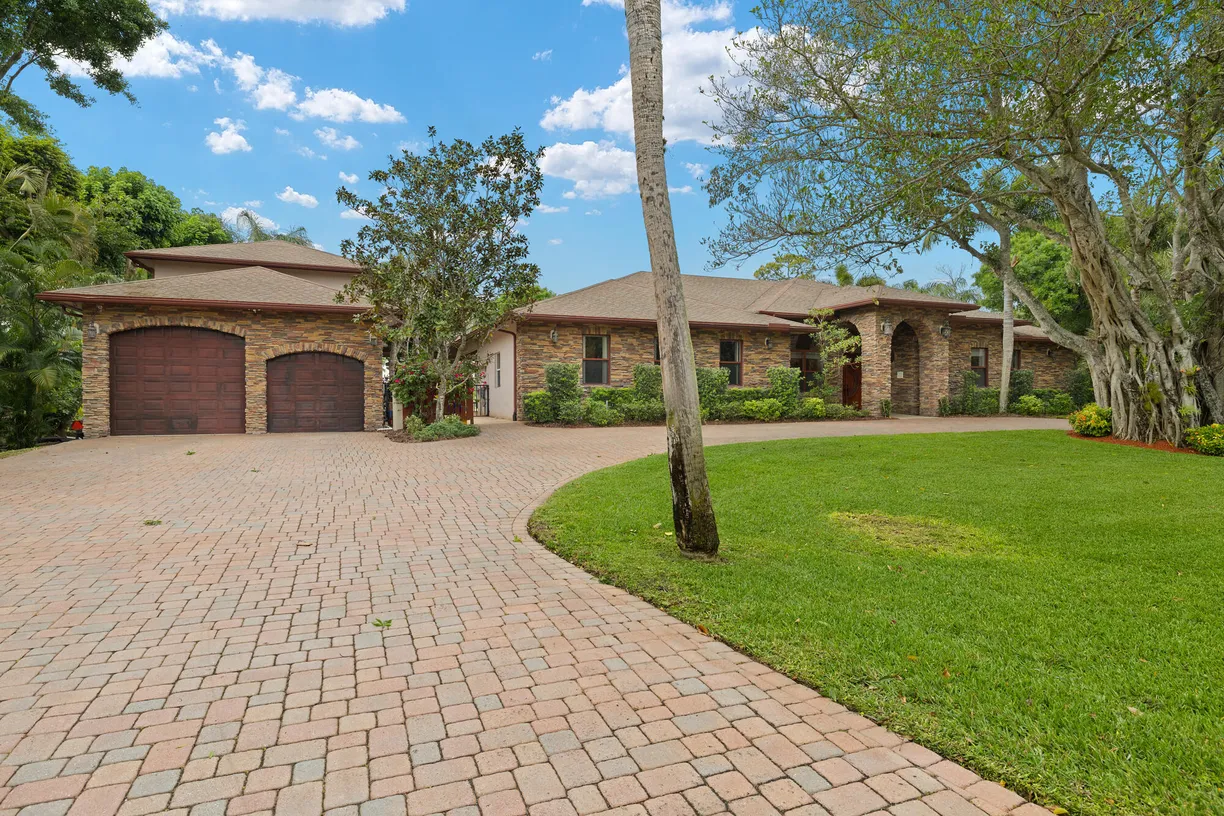 South Florida Real Estate | View 265 Westwood Circle | 4 Beds, 3 Baths