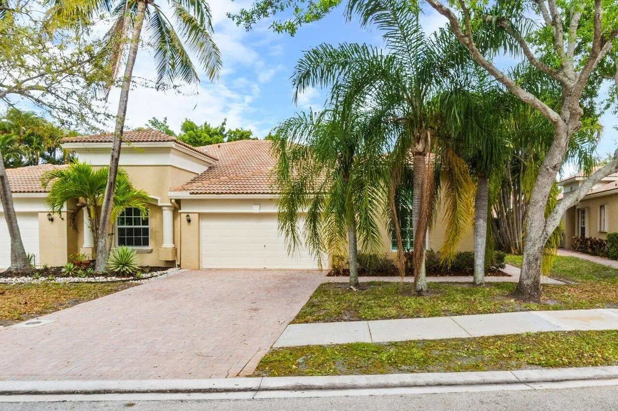 South Florida Real Estate | View 2560 Sandy Cay | 3 Beds, 2 Baths