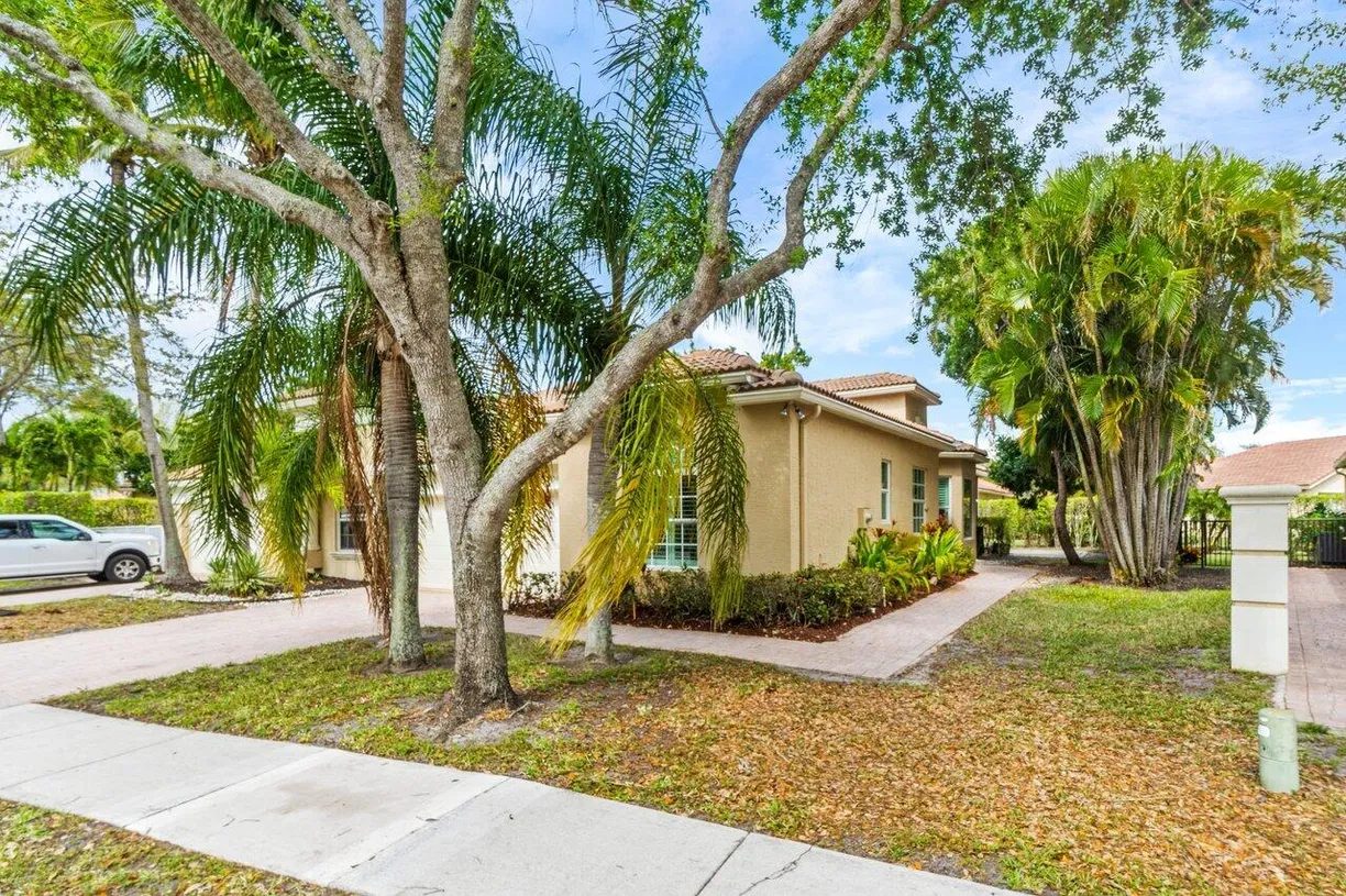 South Florida Real Estate | View 2560 Sandy Cay | Listing