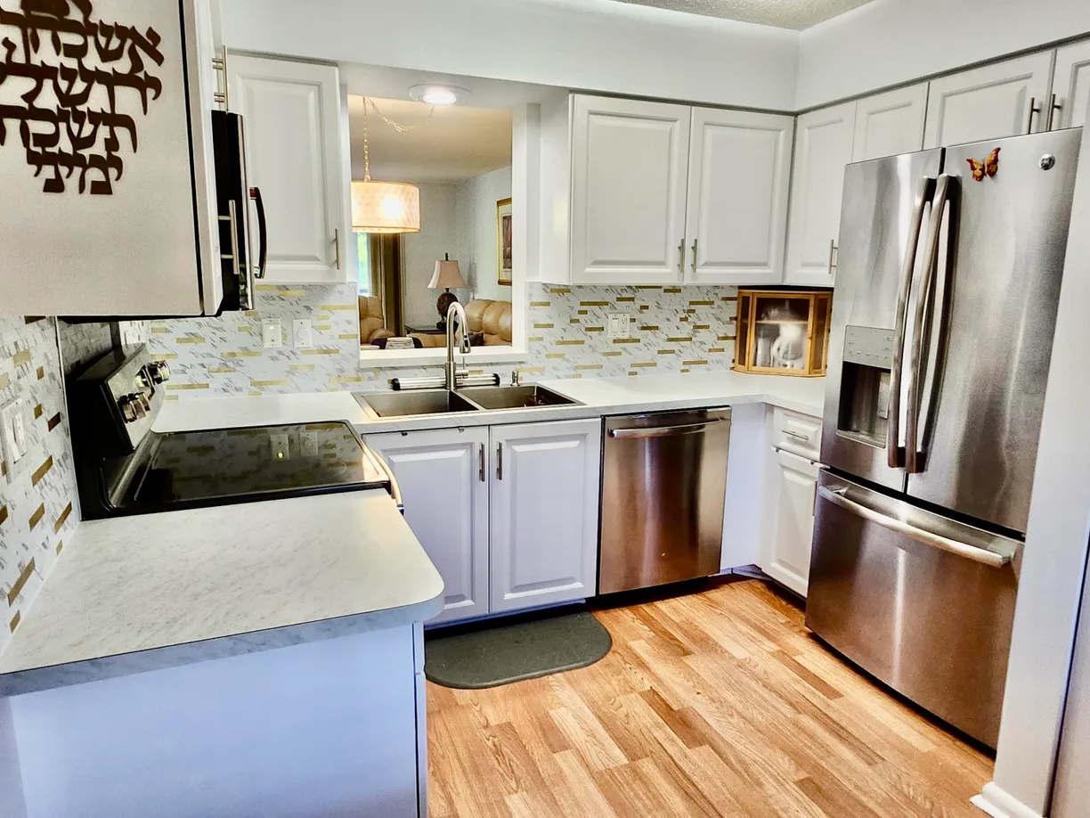 South Florida Real Estate | View 7185 Huntington Lane, 405 | 2 Beds, 2 Baths