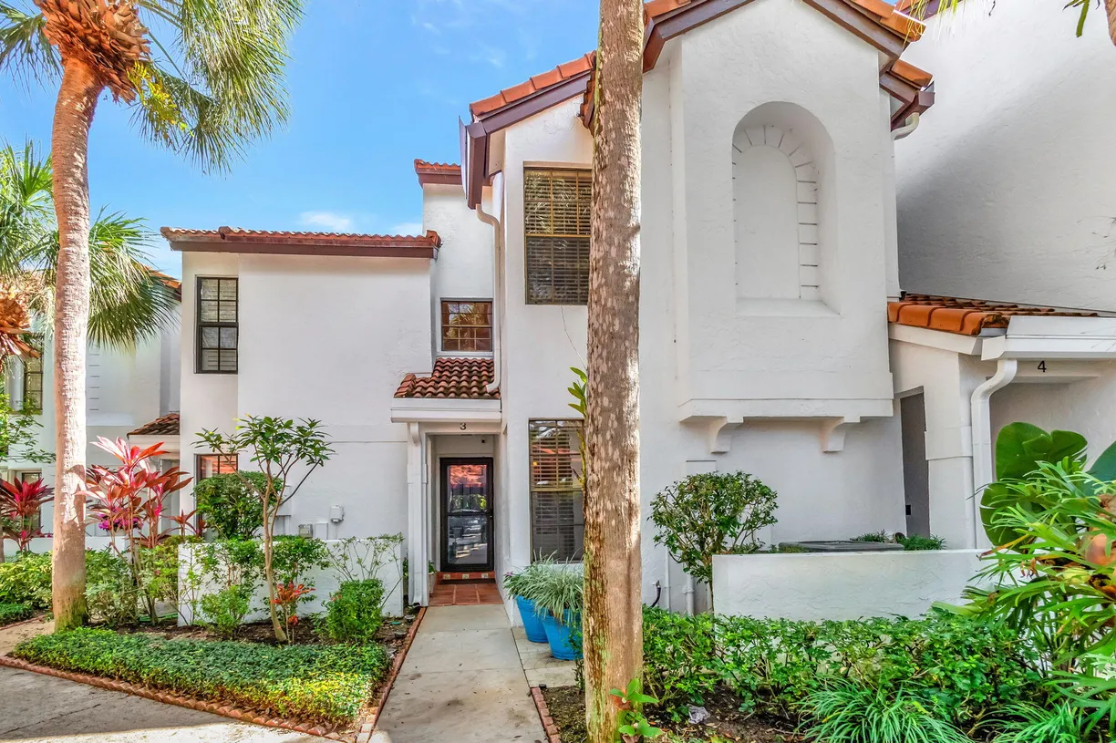South Florida Real Estate | View 2439 Treasure Isle Drive, 3 | 3 Beds, 3 Baths