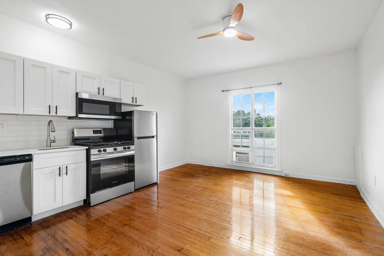 South Florida Real Estate | View 623 Park Place, 9 | 1 Bath