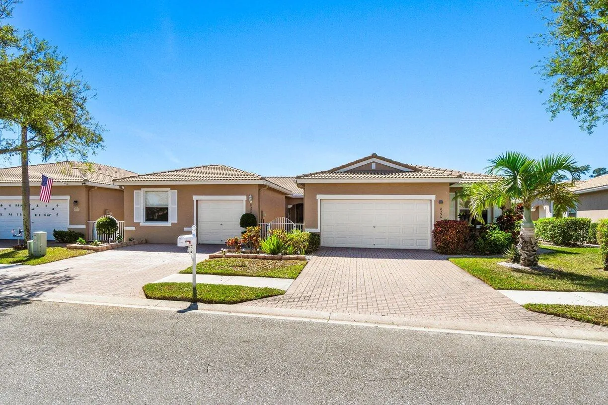 South Florida Real Estate | View 8590 Lineyard Cay | Listing