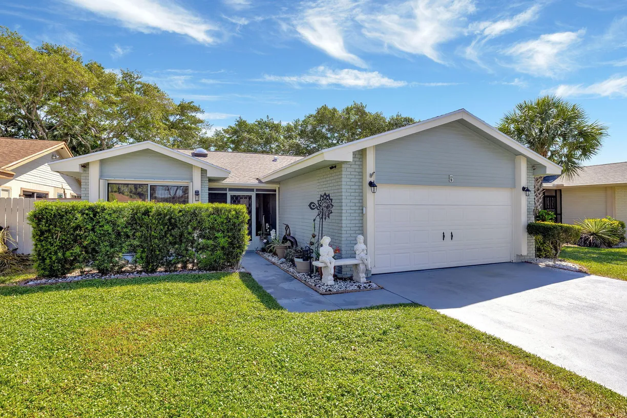 South Florida Real Estate | View 5 Danby Place | 3 Beds, 2 Baths