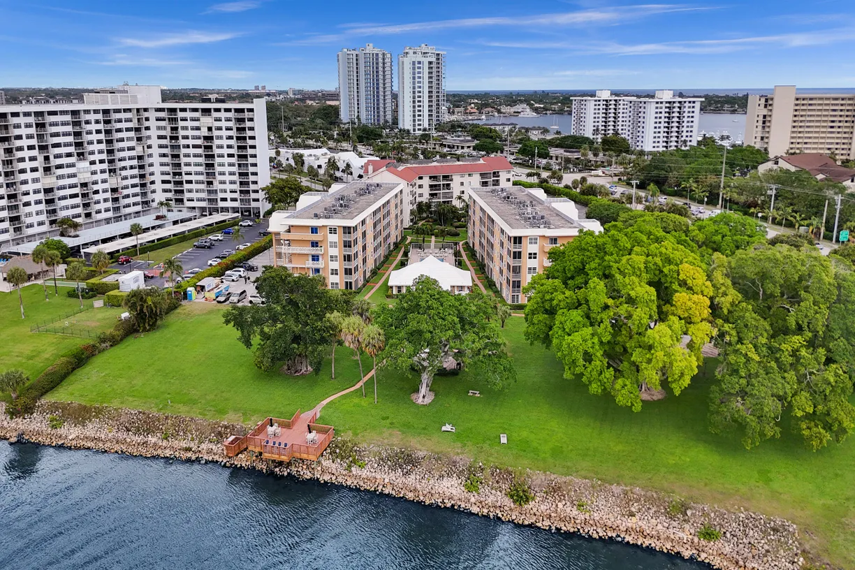 South Florida Real Estate | View 308 Golfview Road, 406 | 2 Beds, 2 Baths