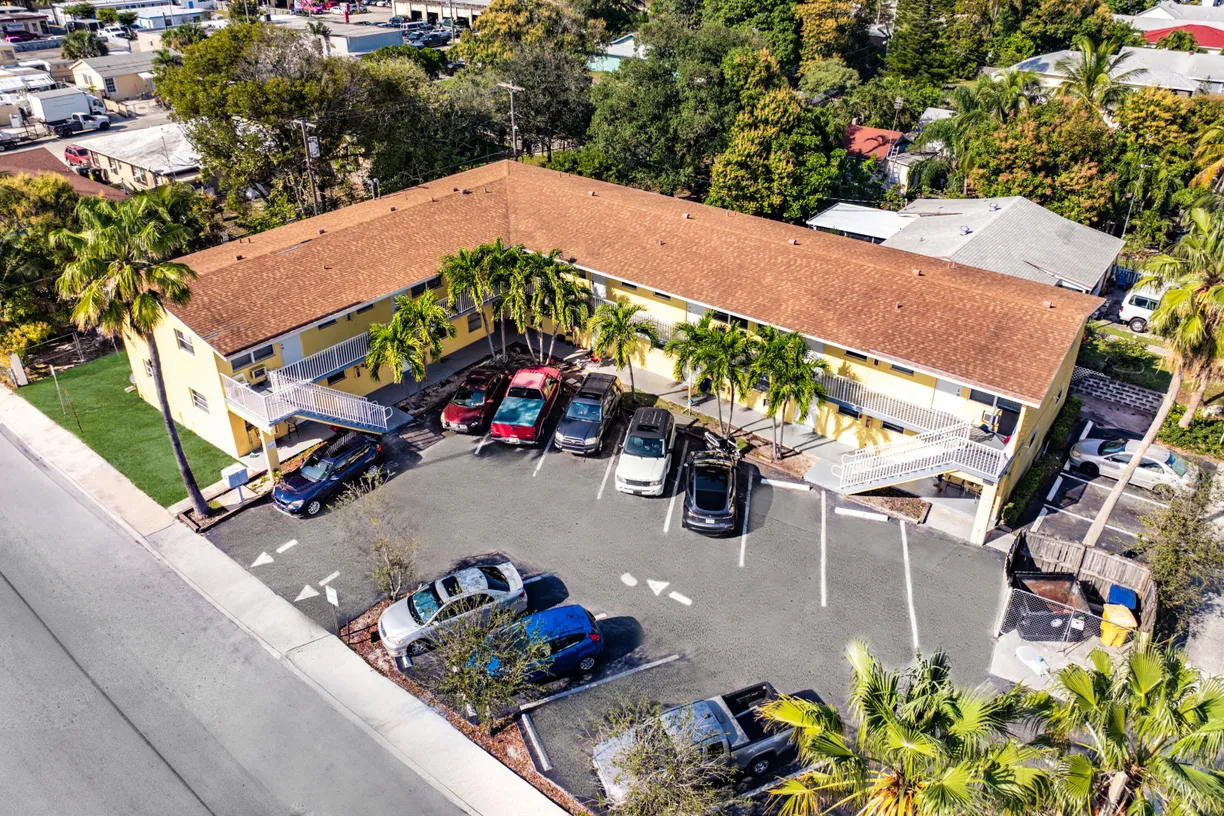 South Florida Real Estate | View 925 S K Street