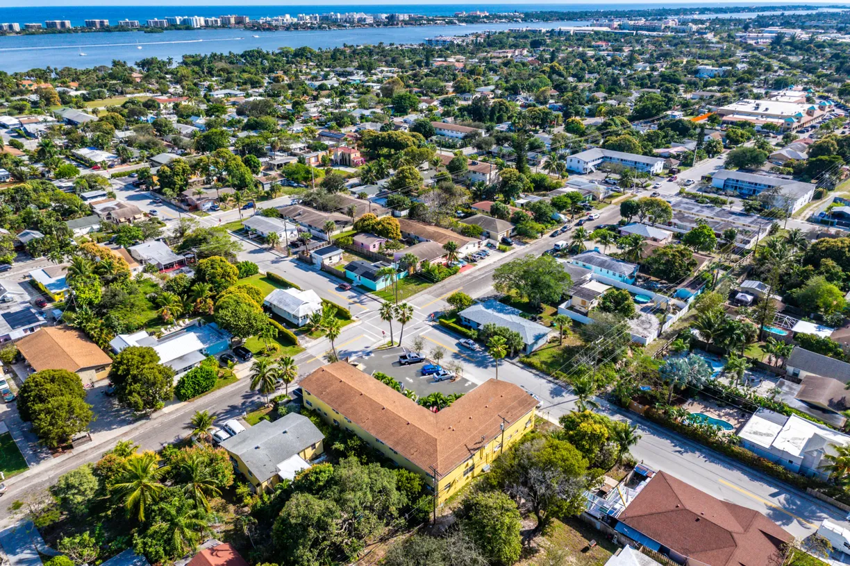 South Florida Real Estate | View 925 S K Street | Listing