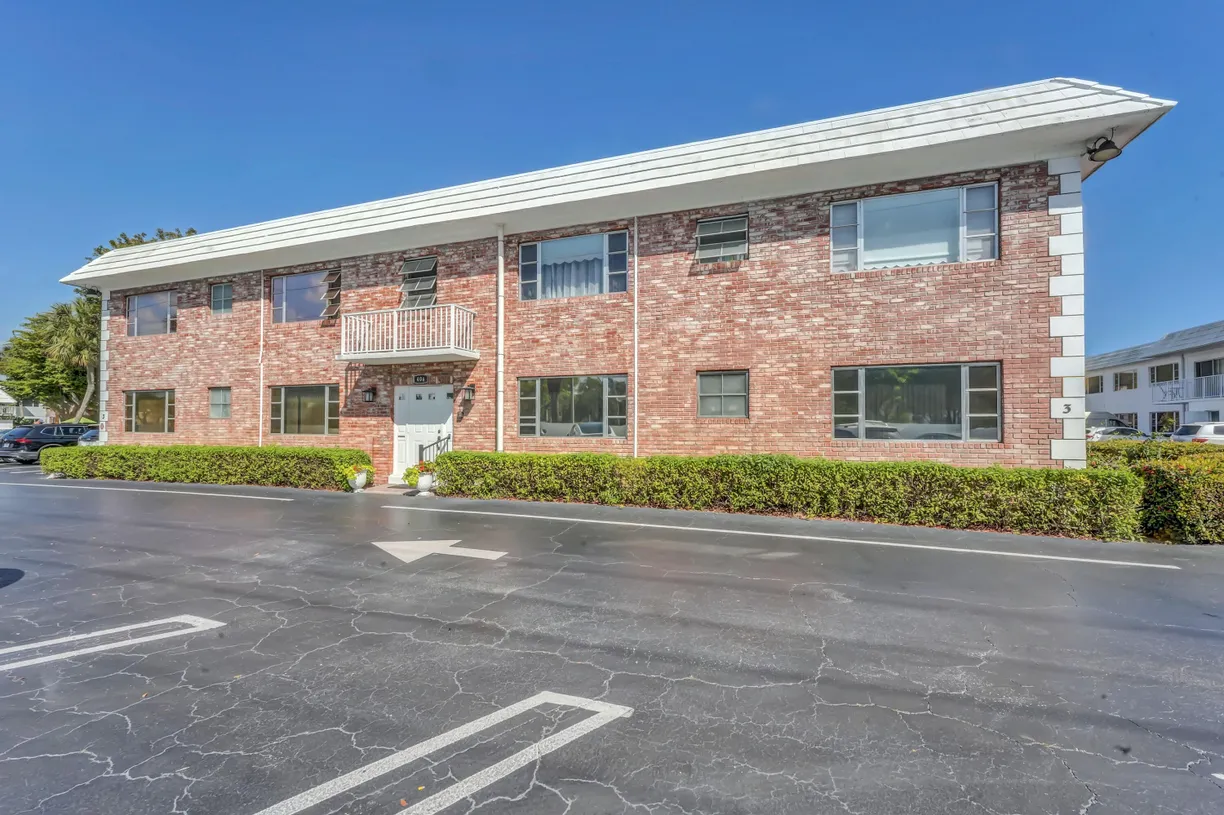 South Florida Real Estate | View 406 S Cypress Road, 330 | 2 Beds, 1 Bath