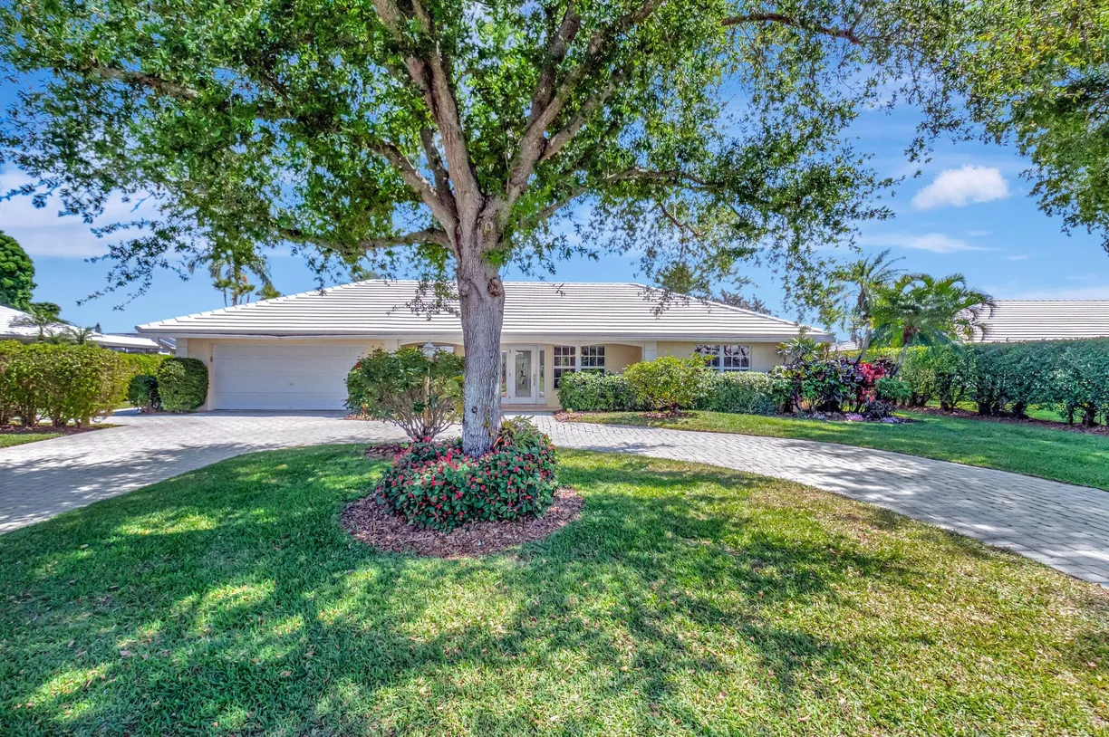 South Florida Real Estate | View 11882 N Lake Drive | 3 Beds, 2 Baths