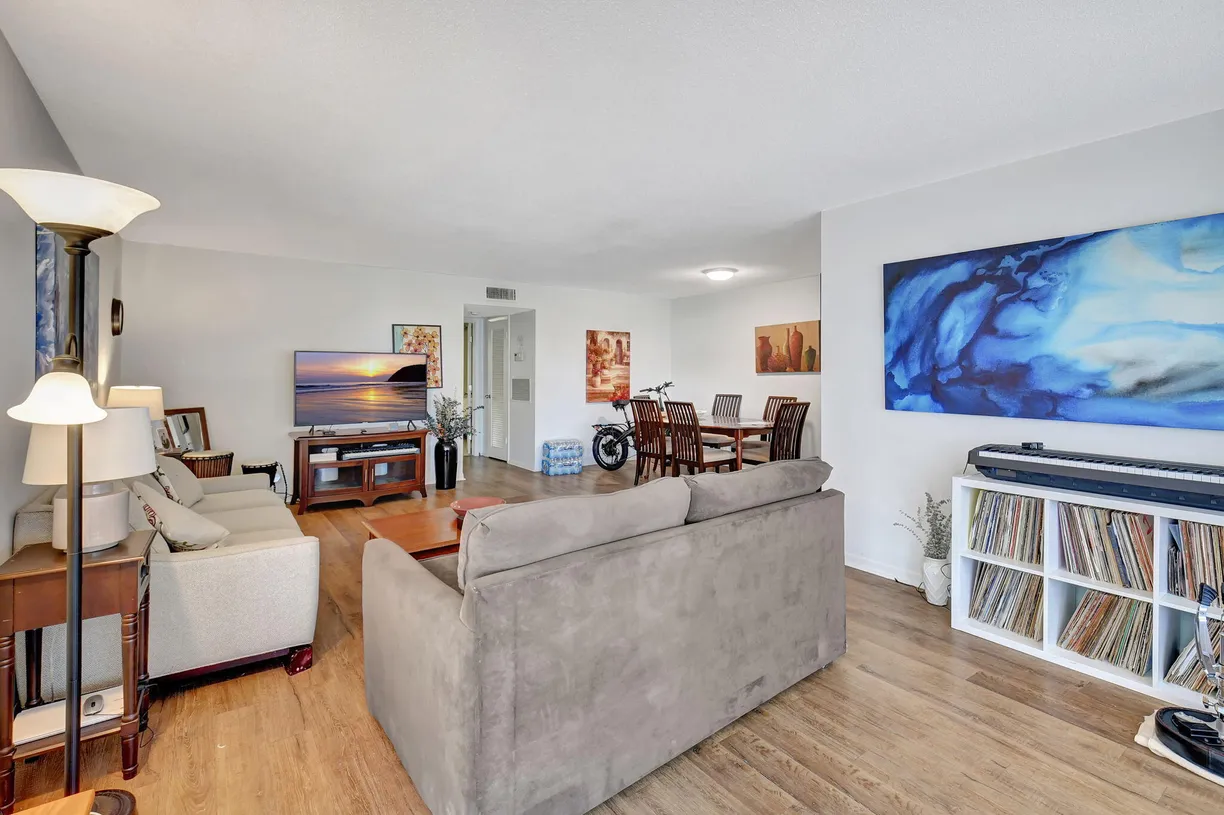 South Florida Real Estate | View 170 High Point Terrace, Apt B | Listing