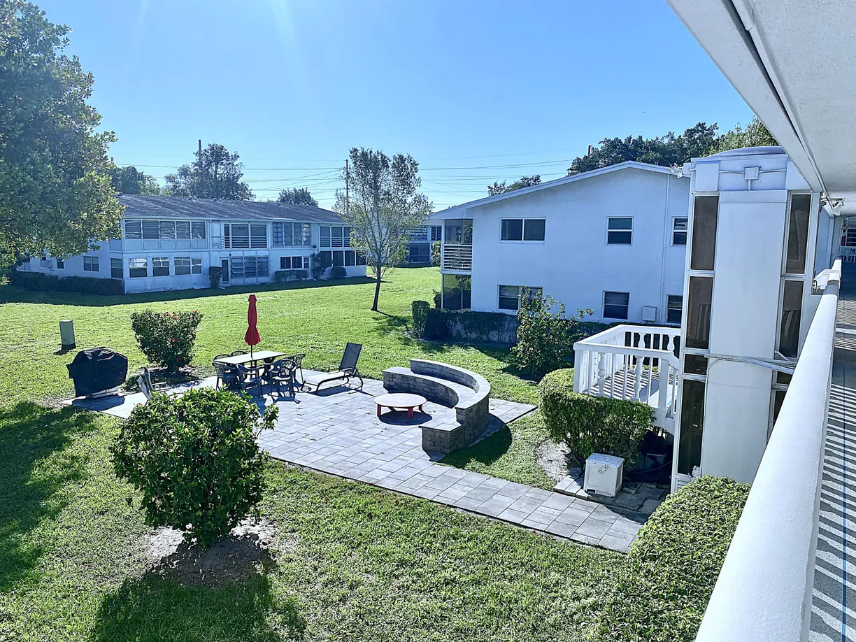 South Florida Real Estate | View 141 Farnham F | 2 Beds, 1 Bath