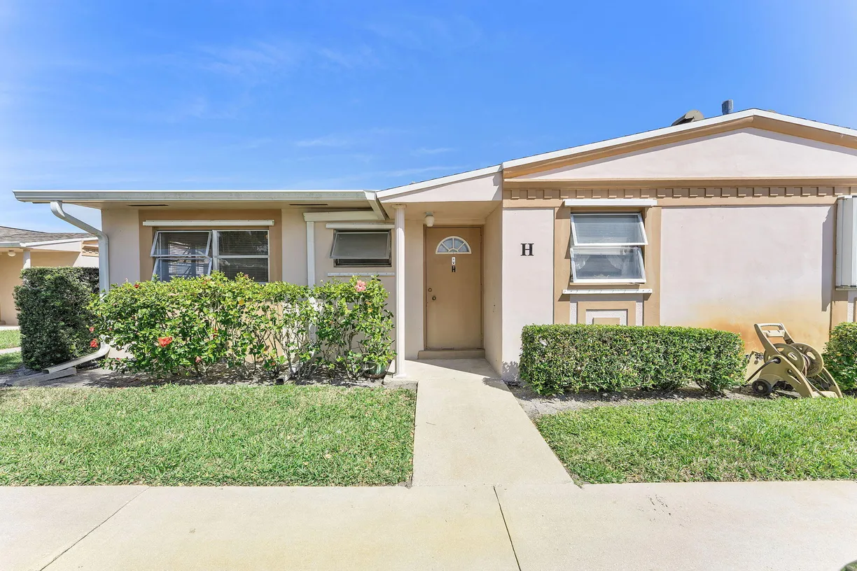 South Florida Real Estate | View 2523 Dudley Drive, H | 2 Beds, 2 Baths