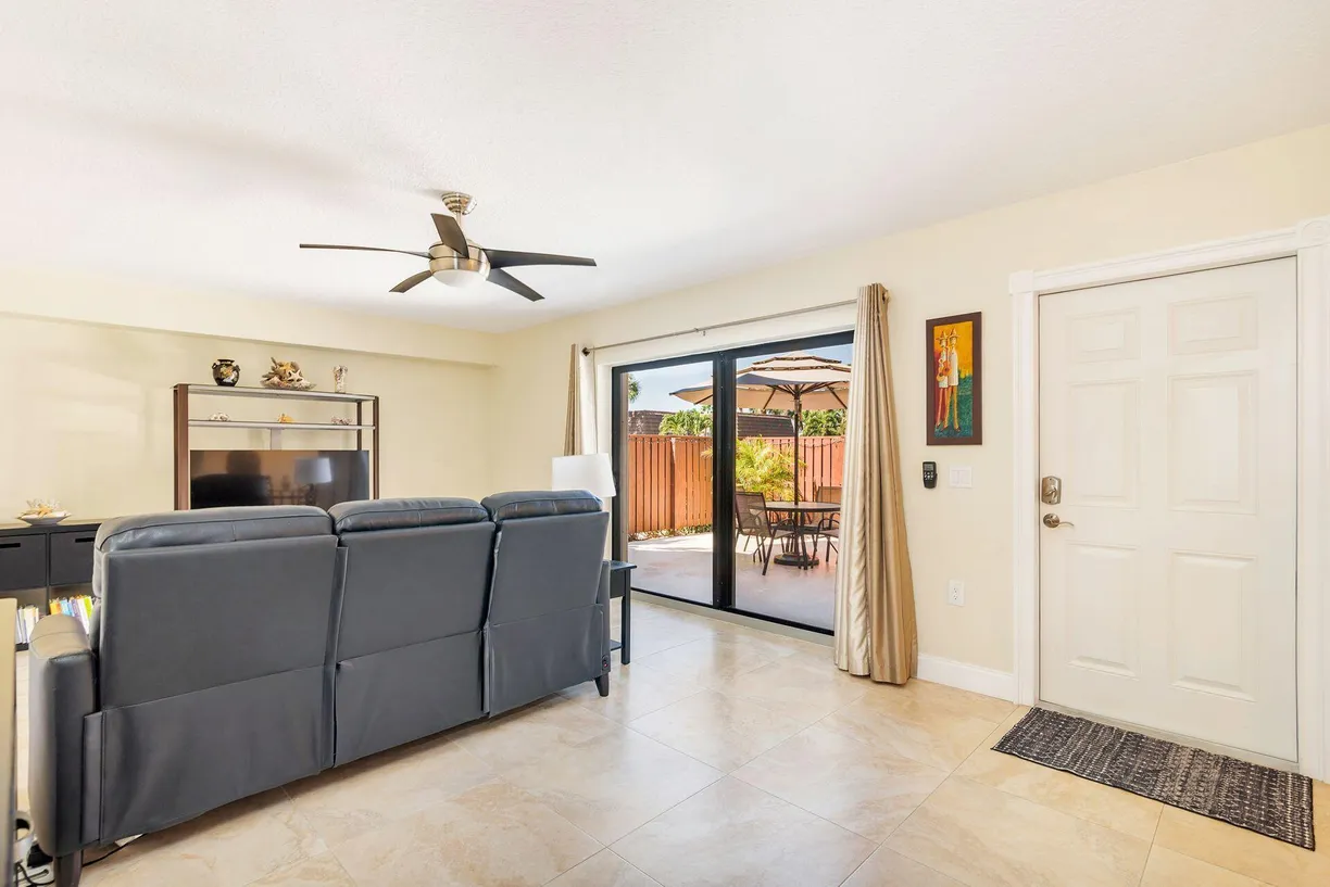 South Florida Real Estate | View 1523 15th Court, 77a | Listing
