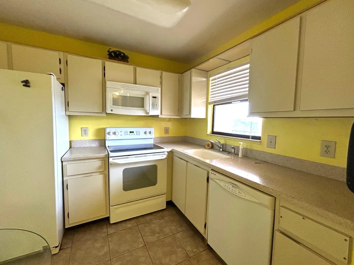 South Florida Real Estate | View 4640 Lucerne Lakes Boulevard, 505 | Listing