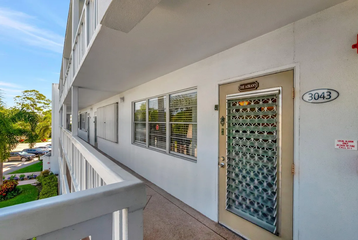 South Florida Real Estate | View 3043 Cambridge C, 3043 | 1 Bed, 1 Bath
