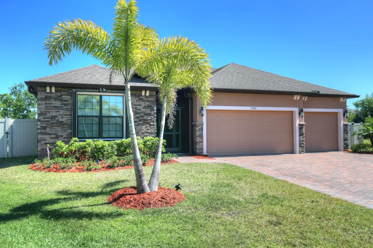 South Florida Real Estate | View 5561 1st Square | Listing