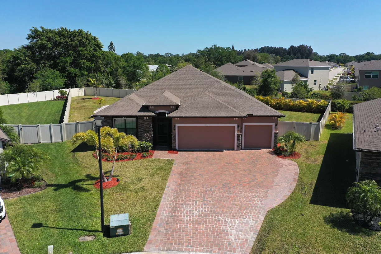 South Florida Real Estate | View 5561 1st Square | 3 Beds, 3 Baths