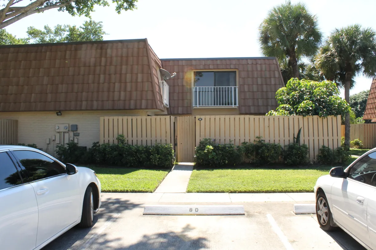 South Florida Real Estate | View 709 Mill Valley Place | 2 Beds, 2 Baths