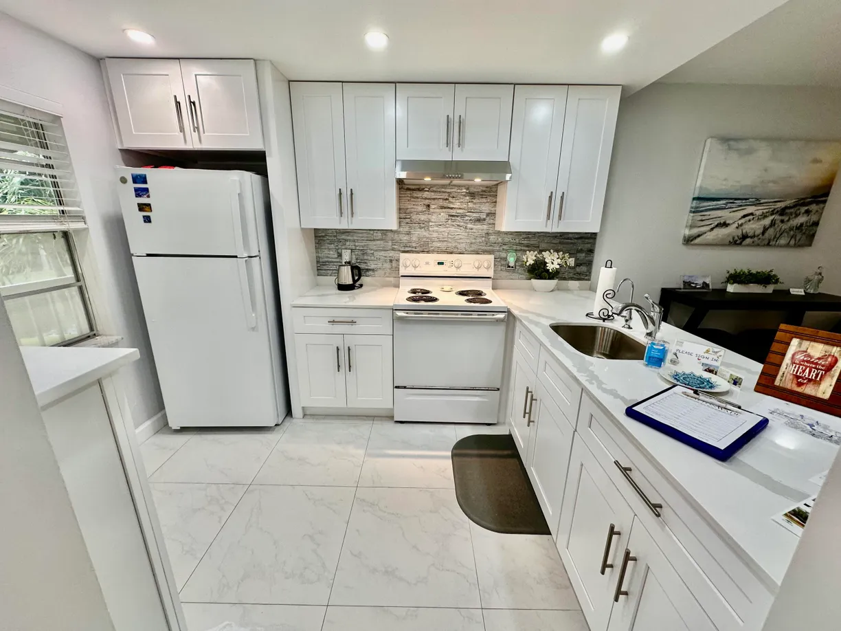 South Florida Real Estate | View 4801 Martinique Place, B2 | Listing