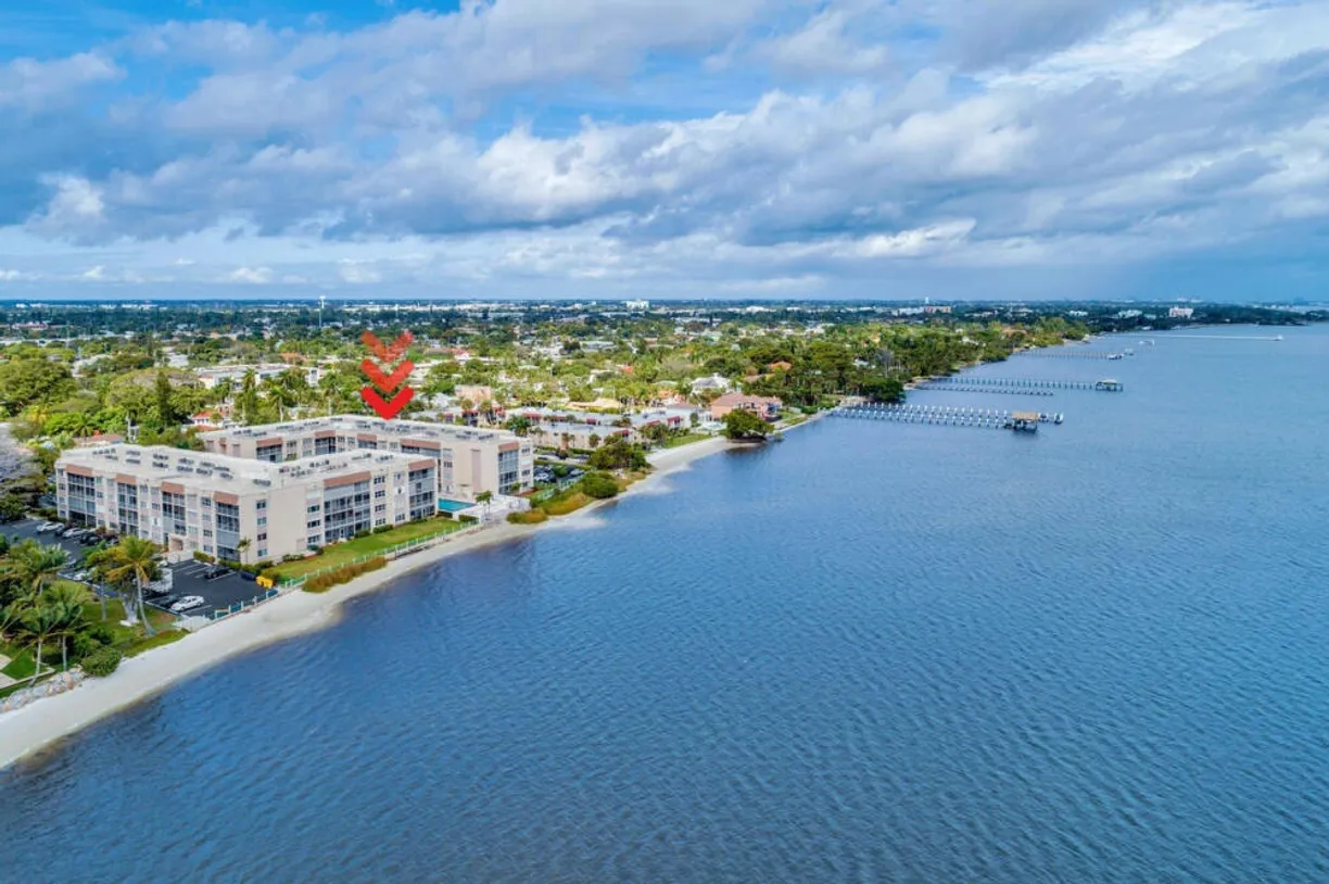 South Florida Real Estate | View 1516 S Lakeside Drive, 305 | Listing