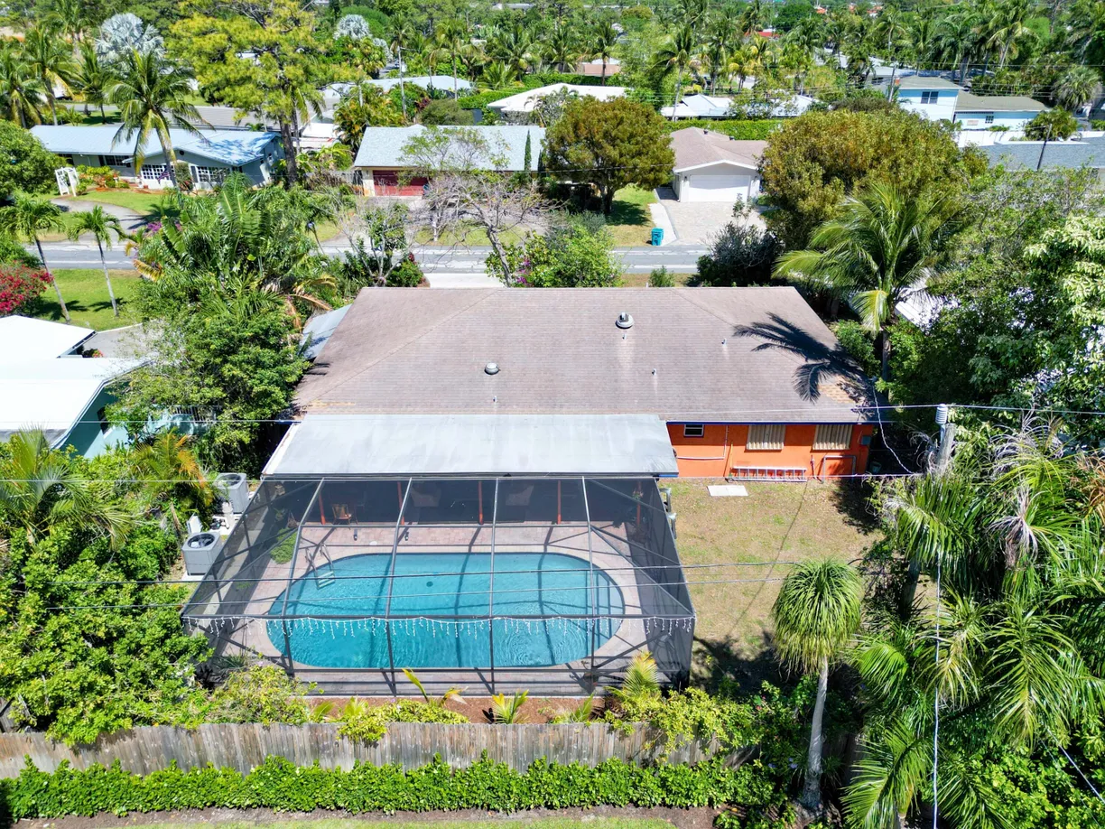 South Florida Real Estate | View 718 SW 27th Place | Listing
