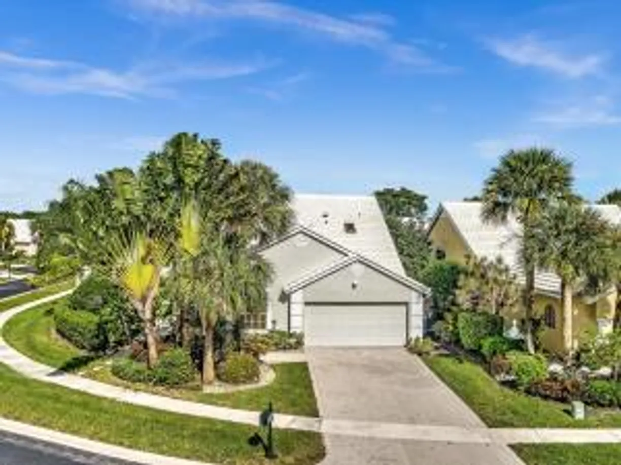 South Florida Real Estate | View 8319 Horseshoe Bay Road | 3 Beds, 2 Baths