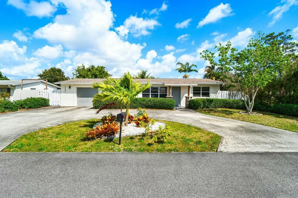 South Florida Real Estate | View 3597 Ivanhoe Avenue | 3 Beds, 2 Baths