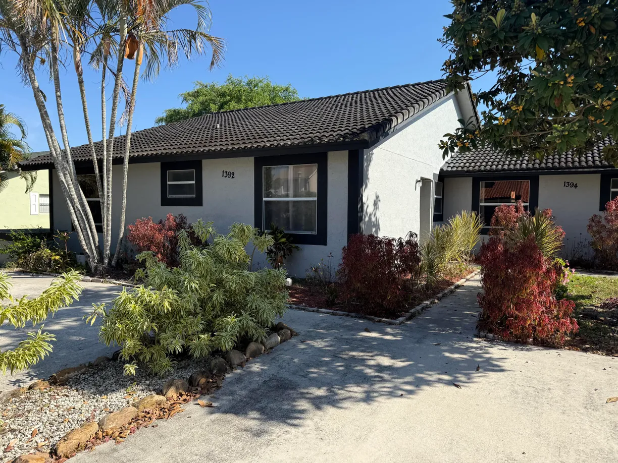 South Florida Real Estate | View 1392 Riverside Circle | 3 Beds, 2 Baths