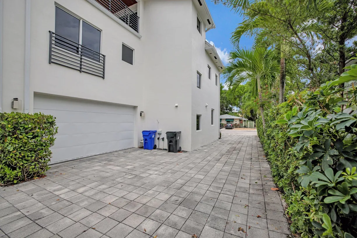 South Florida Real Estate | View 1407 NE 4th Place | Listing