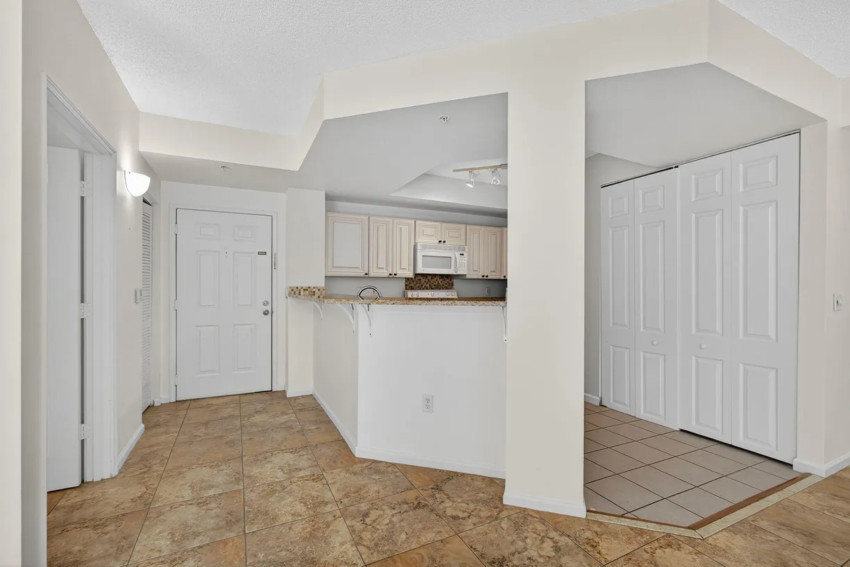 South Florida Real Estate | View 720 S Sapodilla Avenue, 304 | Listing