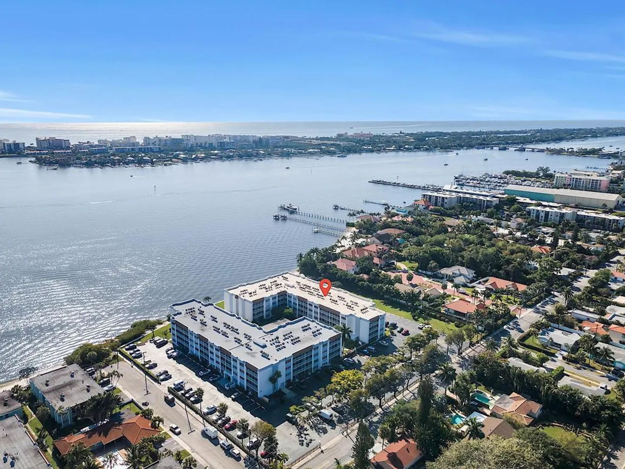 South Florida Real Estate | View 1516 S Lakeside Drive, 417 | 1 Bed, 1 Bath