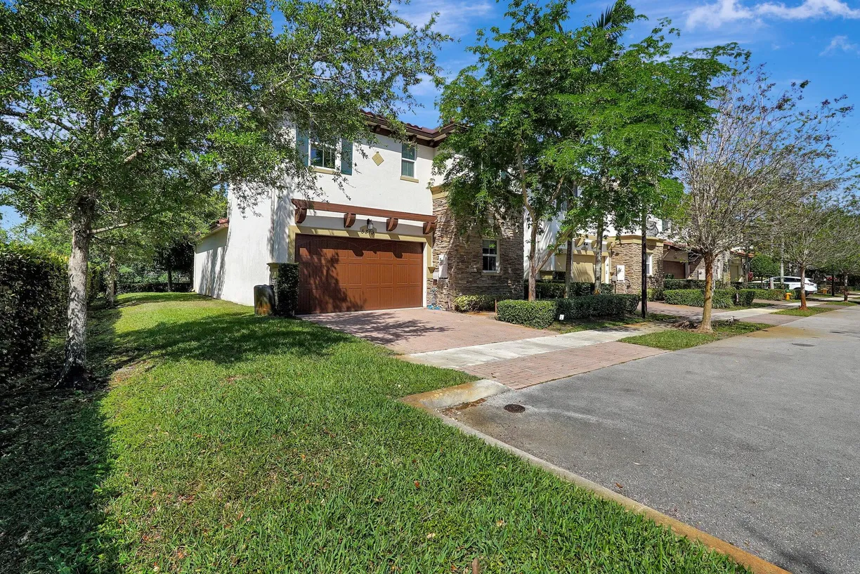 South Florida Real Estate | View 5319 Falcon Trail | Listing
