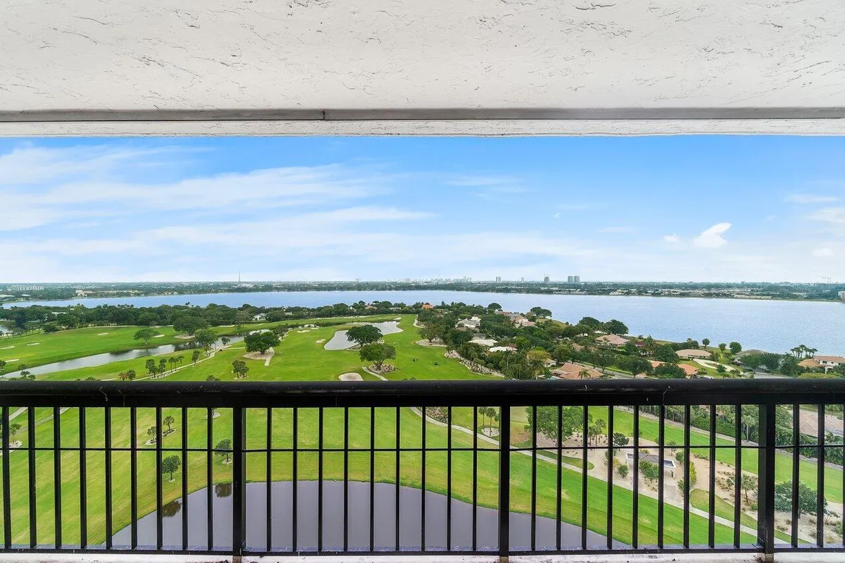 South Florida Real Estate | View 1900 Consulate Place, 2001 | 3 Beds, 2 Baths
