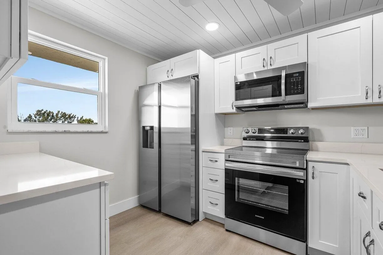 South Florida Real Estate | View 2601 NE 3rd Court, 3040 | Listing