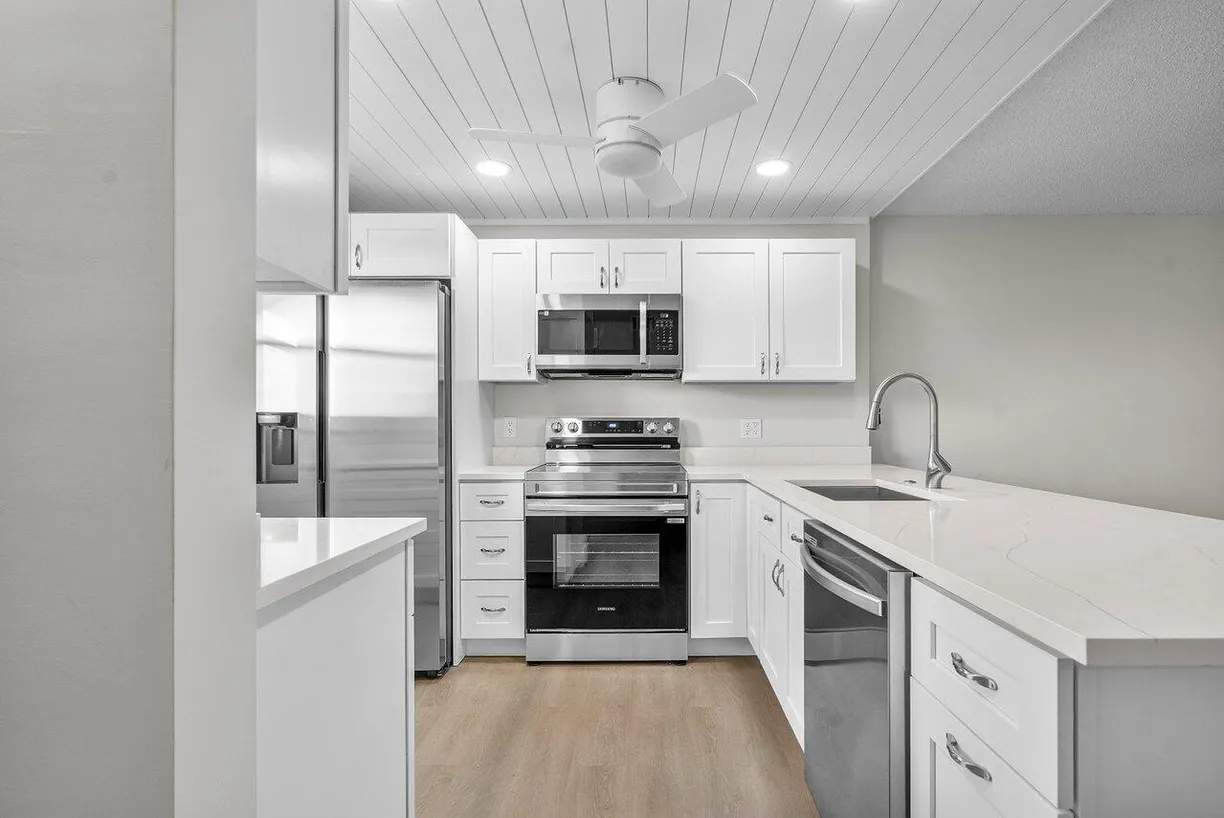 South Florida Real Estate | View 2601 NE 3rd Court, 3040 | Listing