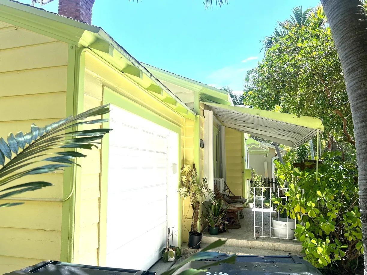 South Florida Real Estate | View 214 N Palmway | Listing