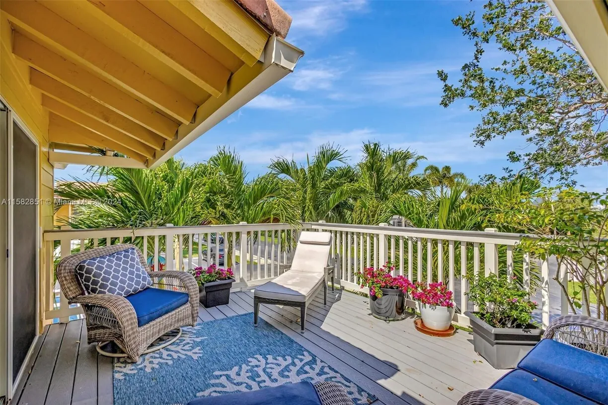 South Florida Real Estate | View 237 Seabreeze Circle | 2 Beds, 2 Baths