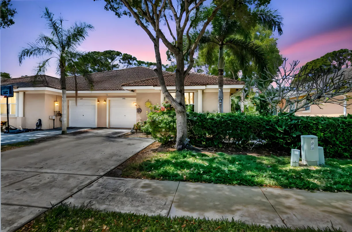 South Florida Real Estate | View 336 W Coral Trace Circle | 3 Beds, 2 Baths