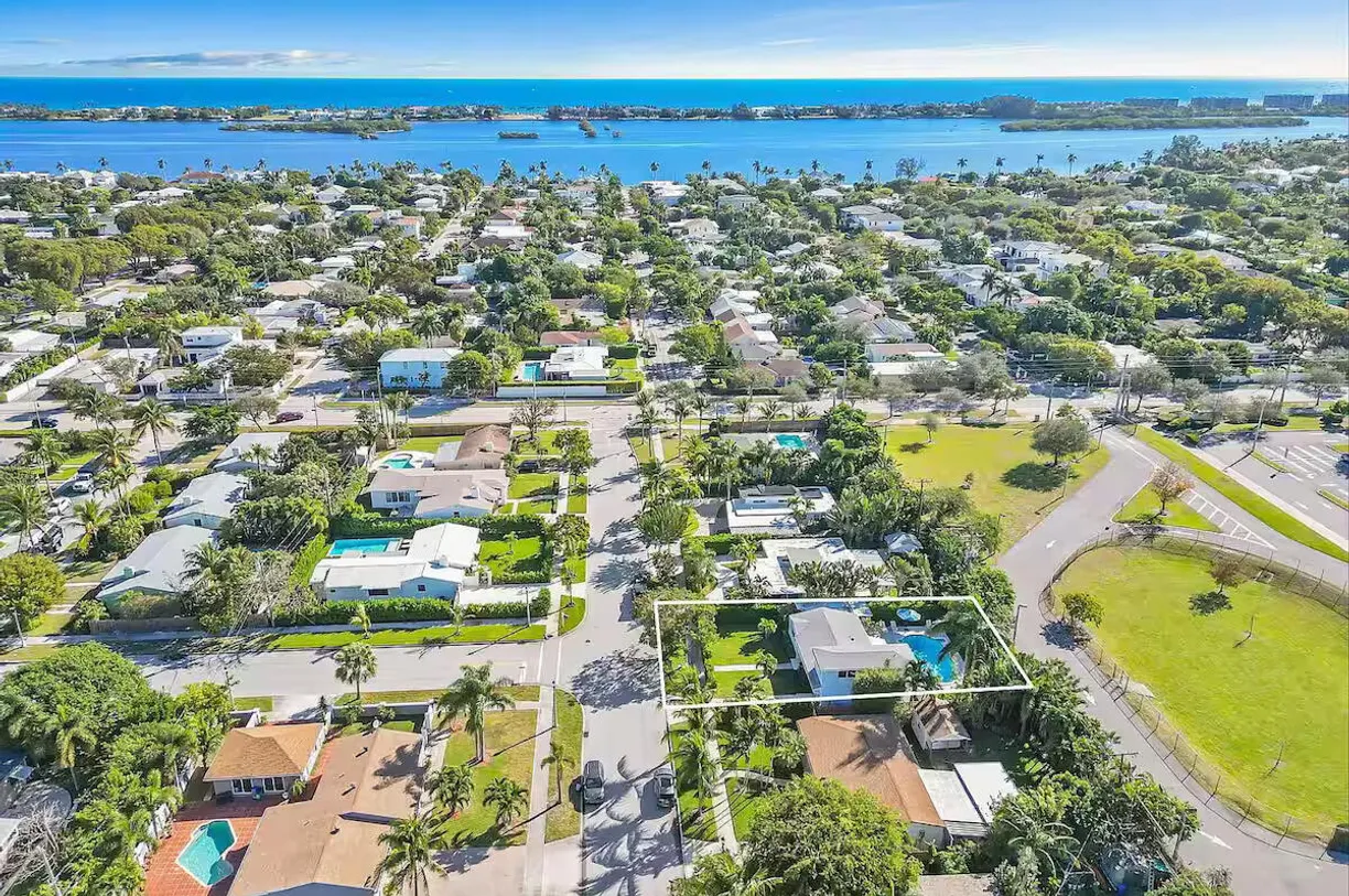 South Florida Real Estate | View 322 Maddock Street | Listing