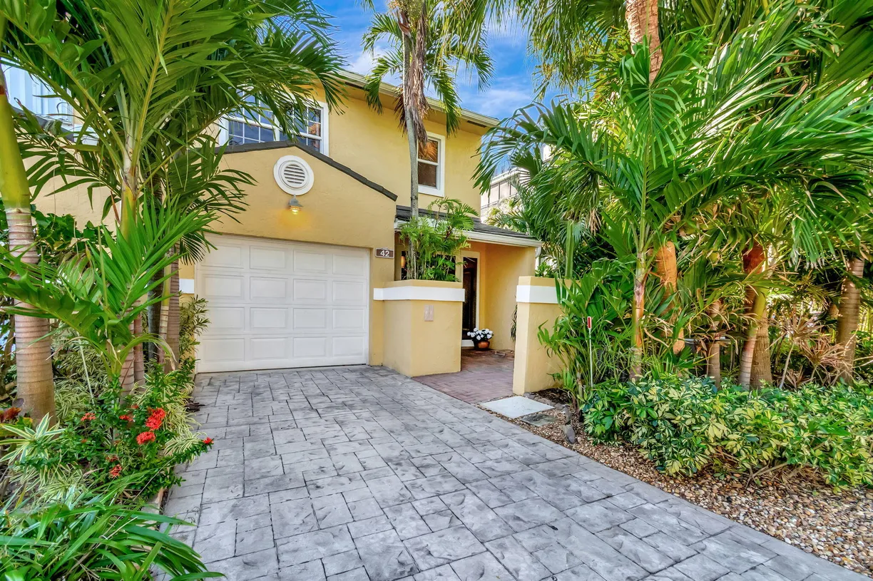 South Florida Real Estate | View 42 N Lakeshore Drive | Listing