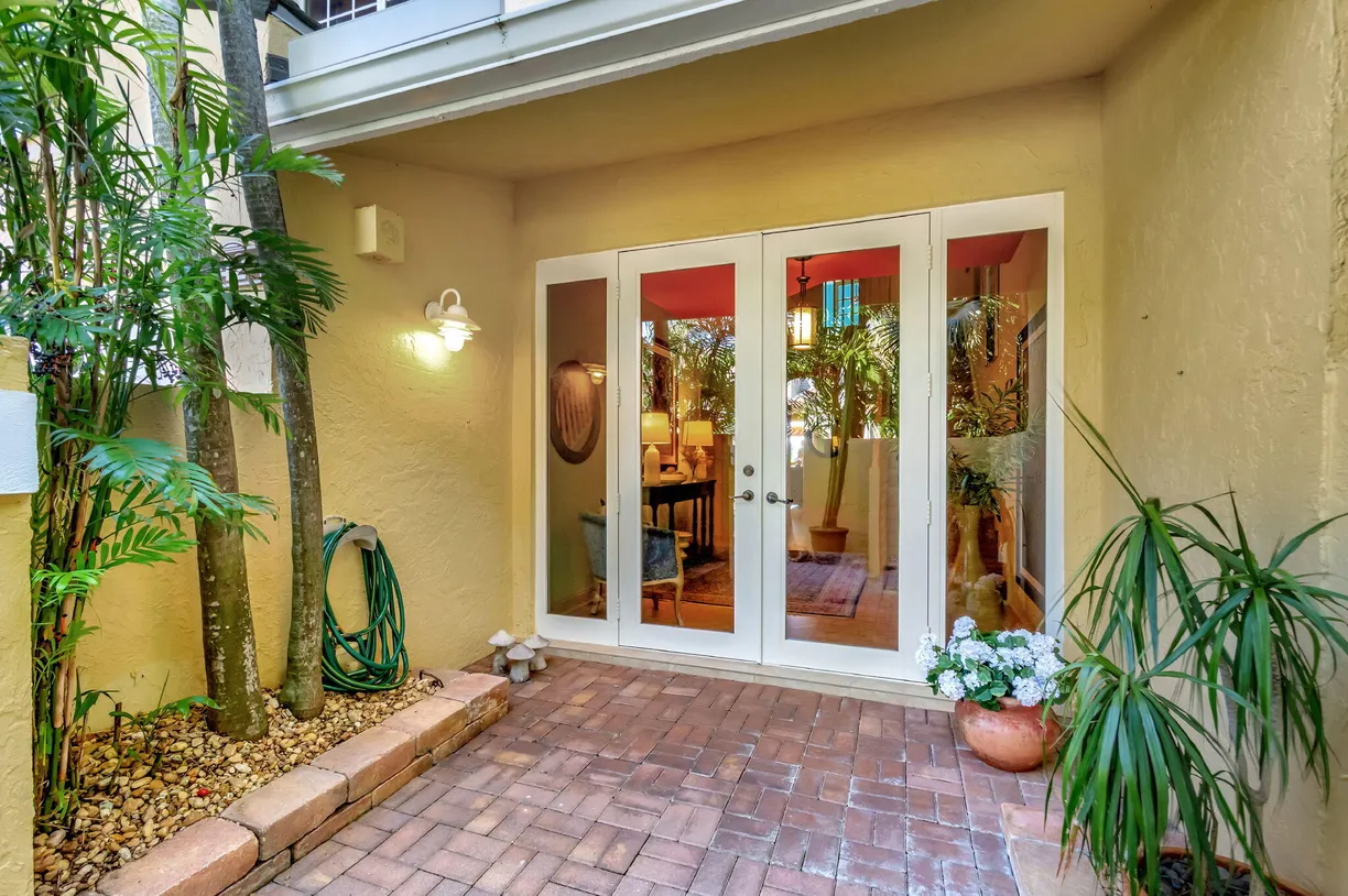 South Florida Real Estate | View 42 N Lakeshore Drive | Listing