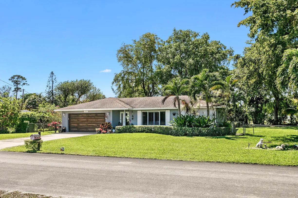 South Florida Real Estate | View 2858 Oak Drive | 3 Beds, 2 Baths